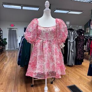 Audrey Parks+Francesca’s Babydoll Floral Puff Sleeve Mini Dress